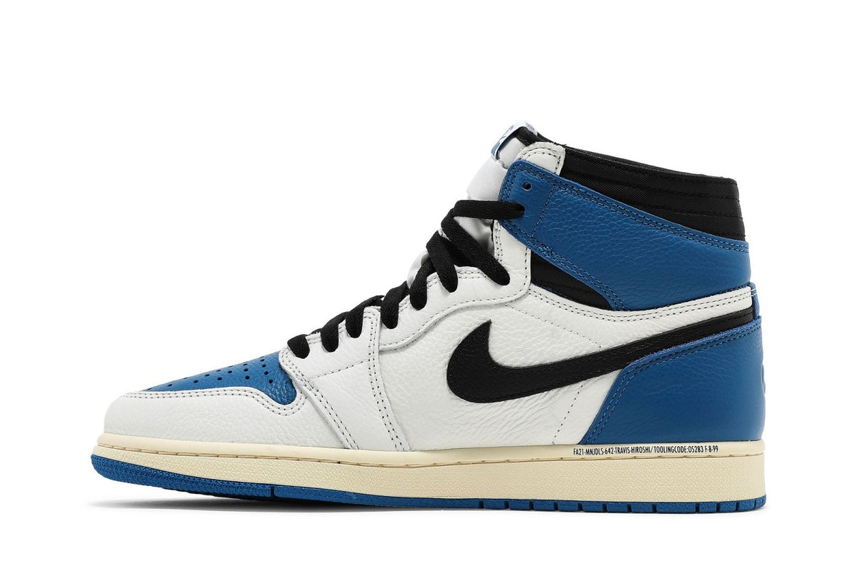 Tênis Air Jordan 1 Retro High Fragment Design x Travis Scott Couro Branco Azul