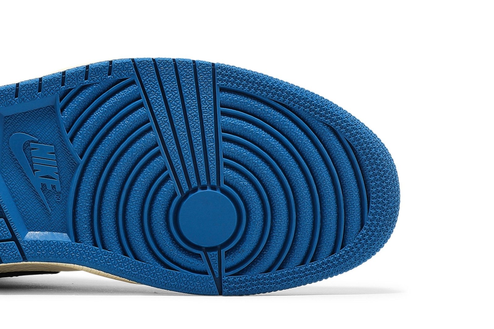 Tênis Air Jordan 1 Retro High Fragment Design x Travis Scott Couro Branco Azul