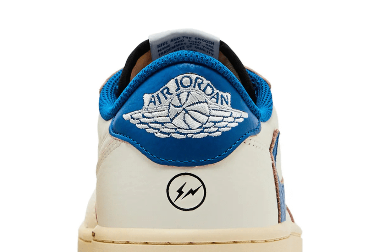 Tênis Air Jordan 1 x Travis Scott Retro Low OG SP Nike Sail Military Blue Couro