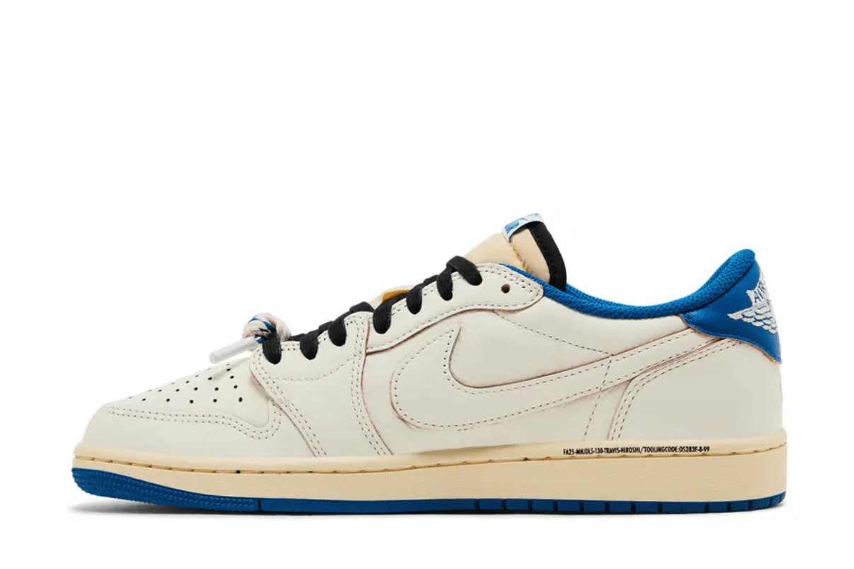 Tênis Air Jordan 1 x Travis Scott Retro Low OG SP Nike Sail Military Blue Couro