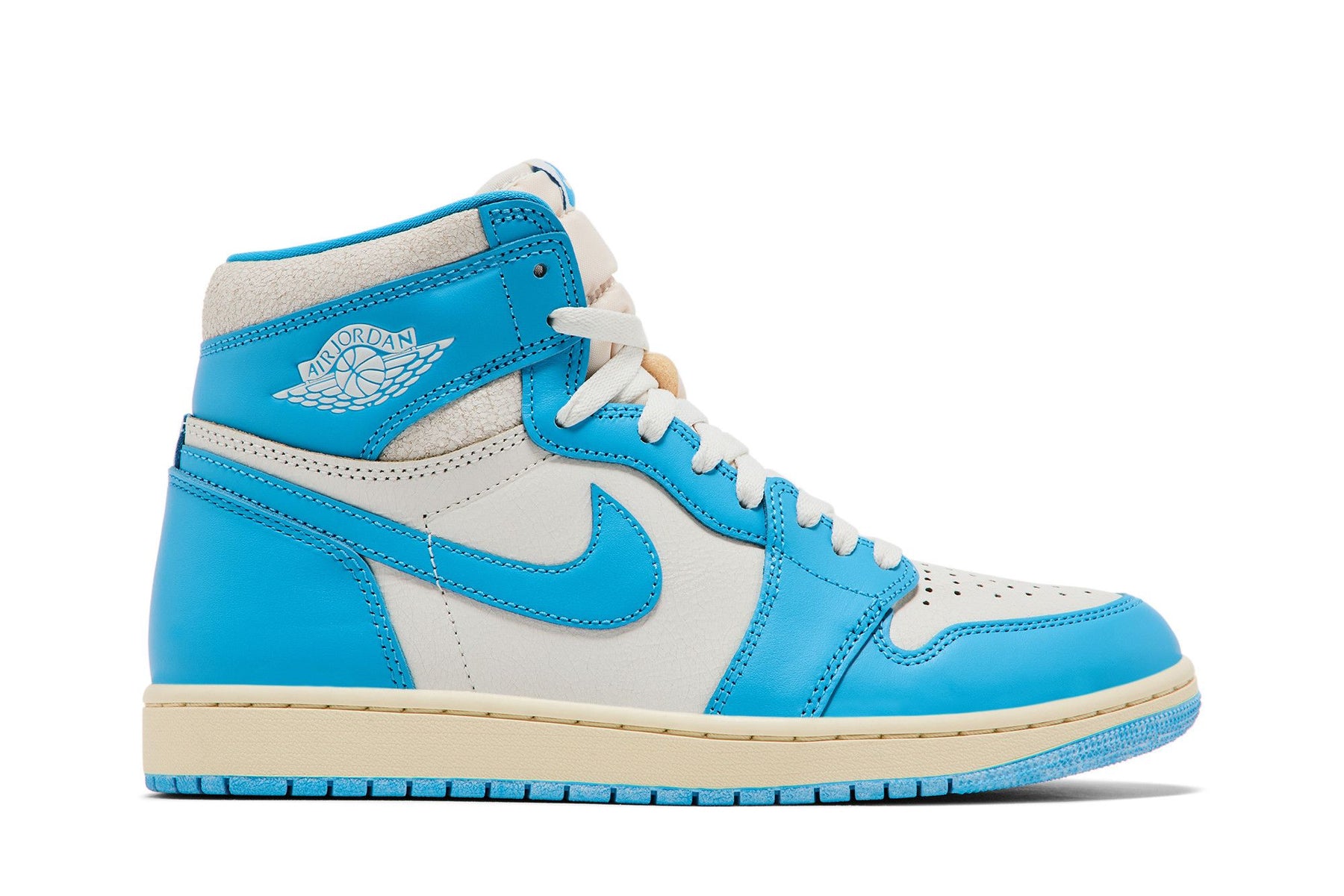 Tênis Air Jordan 1 Retro High OG 'UNC Reimagined' Nike Esportivo Azul