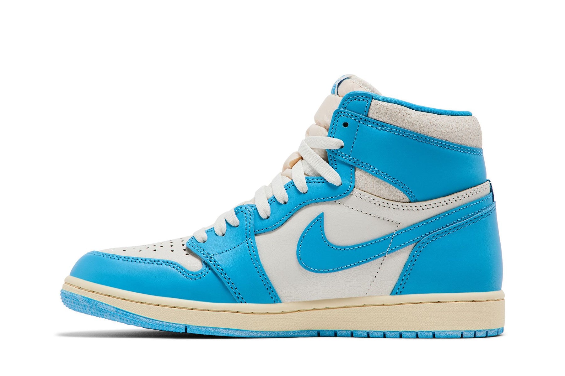 Tênis Air Jordan 1 Retro High OG 'UNC Reimagined' Nike Esportivo Azul