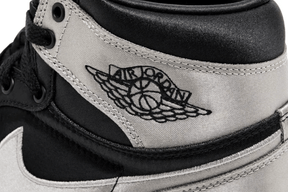 Tênis Air Jordan 1 Retro High OG 'Satin Shadow' Prateado