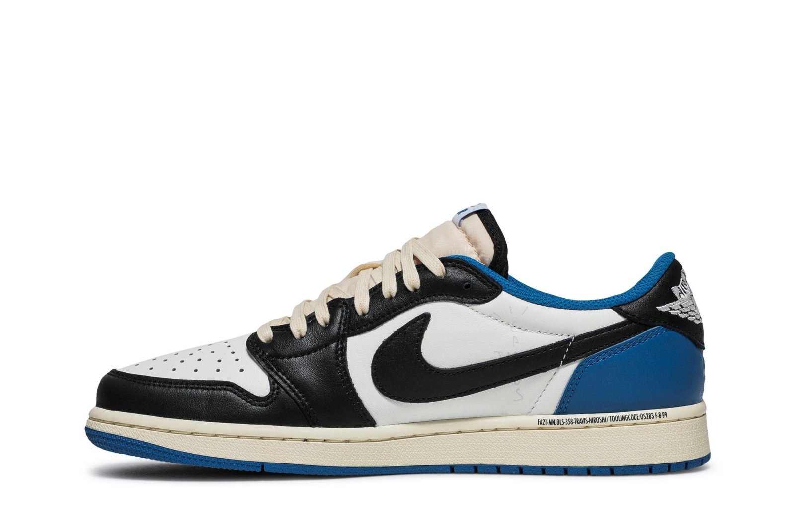Tênis Air Jordan 1 Retro Low Fragment Design x Travis Scott Couro Branco Preto Azul