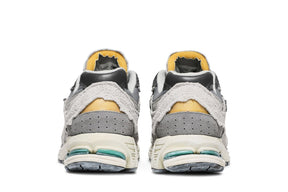 Tênis New Balance 2002R Protection Pack Rain Cloud Suede Mesh Cinza