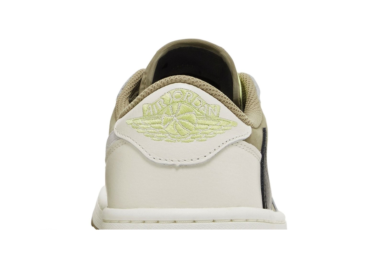 Tênis Travis Scott x Air Jordan 1 Low Golf Neutral Olive Verde